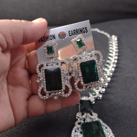 Necklace set - Picture 2 of 3